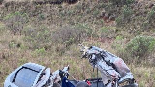 Pai, filha e neto bebê morrem acidente entre carro e caminhão