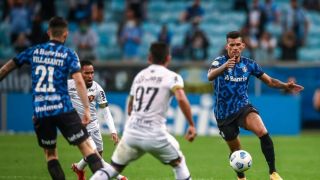 Com torcida de volta à Arena, Grêmio perde de 2 a 1 para o Sport e permanece na zona de rebaixamento do Brasileirão