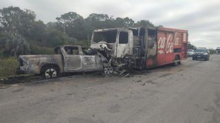 Homem morre após colisão entre caminhão e caminhonete na BR-471, em Santa Vitória do Palmar; veículos incendiaram na pista