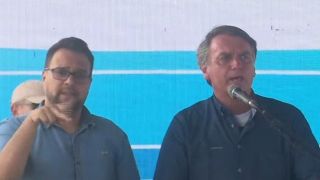 Bolsonaro promete auxílio a 750 mil caminhoneiros para compensar alta do diesel