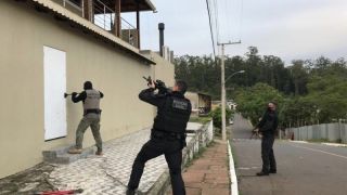 Seis criminosos são presos durante operação para combater assaltos a bancos no Rio Grande do Sul
