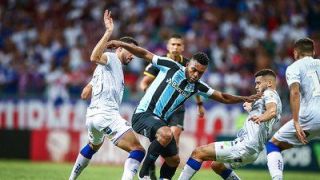 Grêmio perde confronto direto para o Bahia e se complica na luta contra o rebaixamento