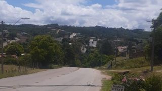 ATENÇÃO: Fios e cabos estão caídos no meio do Asfalto na saída de Dom Feliciano