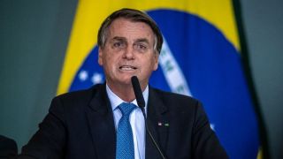 Bolsonaro sobre a revista Time: “Será que vai para mim aquele prêmio?”