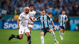 Mesmo ganhando do Atlético-MG por 4 a 3, o Grêmio é rebaixado no Brasileirão e jogará a Série B em 2022