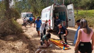 Pai e filha ficam feridos em acidente de moto em Cerro Grande do Sul