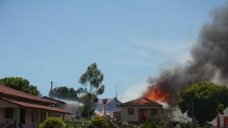 Quatro estufas de tabaco e uma casa incendeiam em Venâncio Aires