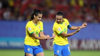 Brasil vence a Itália e confirma classificação para as oitavas da Copa do Mundo feminina