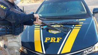 Homem é preso com duas armas, munições e pólvora na BR-116