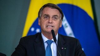 Bolsonaro diz que a variante ômicron pode sinalizar o fim da pandemia