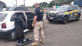 Polícia intercepta criminoso em fuga após furto em residência