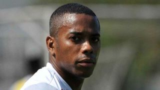 Itália vai pedir que Robinho cumpra no Brasil pena por estupro