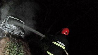 Carro é incendiado no interior de Sentinela do Sul