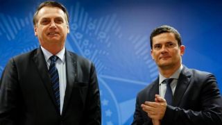 Bolsonaro afirma que Moro é patrimônio nacional e que não viu nada anormal em mensagens