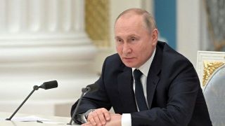  Rússia suspende vendas de fertilizantes ao Brasil 