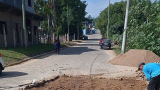ATENÇÃO NO TRÂNSITO: Reparo no calçamento está sendo feito entre a Rua Cândido Godoy e Av. Carlos Barbosa