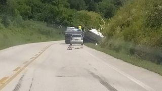 Internauta registra caminhão tombado na ERS 350 próximo a Picada Grande em Dom Feliciano