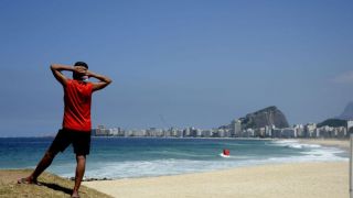 Rio de Janeiro retira obrigatoriedade de máscaras em locais fechados