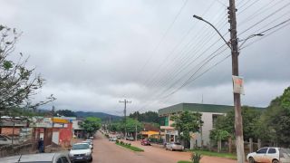 Semana começa com muitas nuvens e instabilidade no RS