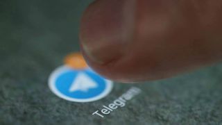 Após Telegram ignorar tentativas de contato do TSE, Moraes manda bloquear aplicativo no Brasil