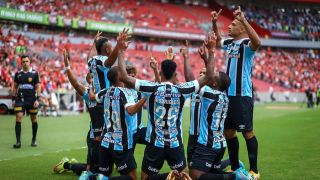 Grêmio goleia no Grenal e leva vantagem para jogo da Arena