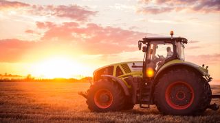 Trator 50x com reboque e uma motosserra foram roubados na localidade Campo do Umbu