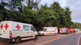 Sete pessoas morrem e 13 ficam feridas em acidente com ônibus da saúde