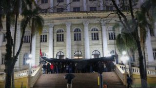 Agricultores familiares ocupam a Secretaria da Fazenda do Rio Grande do Sul