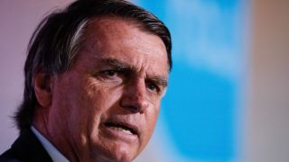 Bolsonaro parabeniza policiais que participaram de operação que terminou com 24 mortos