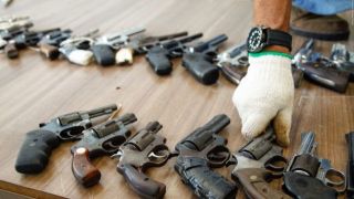 Posse de armas nas fazendas pode ser considerada constitucional, diz Maia