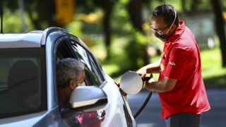 Reajuste de preços dos combustíveis para distribuidoras entra em vigor neste sábado