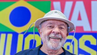 Lula diz que o Brasil está “precisando de carinho