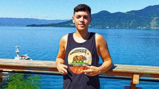 Ex-aluno de escola pública é aprovado em 28 universidades dos Estados Unidos usando habilidades no jogo Fortnite