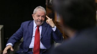 Lula diz que, nos seus governos, “o pobre teve a oportunidade de voar de avião pela primeira vez”