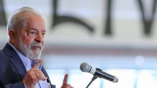 “A elite brasileira tem uma mentalidade escravista”, diz Lula em entrevista a jornal britânico