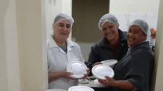 Conheça o projeto "Marmitas de Amor" da Igreja Assembleia de Deus 