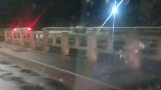 Internauta flagra carro em cima da passarela na Ponte do Arroio Duro