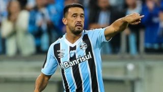 Edilson, lateral do Grêmio, lamenta derrota para o Criciúma e diz: “Hora de assumir a responsabilidade”