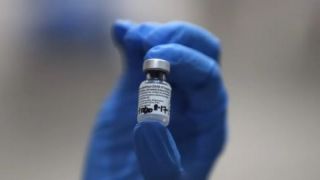 Agência reguladora dos Estados Unidos aprova vacinas atualizadas da Pfizer e Moderna contra a Covid-19