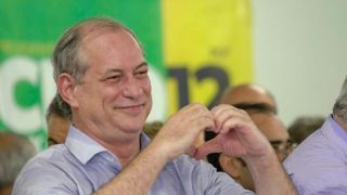 Ciro Gomes: “Lula e Bolsonaro se insultam para ver quem é o mais ladrão”