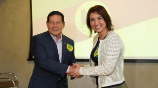 Comandante Nádia desiste da candidatura ao Senado pelo RS e anuncia apoio a Hamilton Mourão