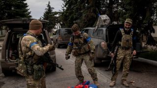 Ucrânia avança em duas províncias anexadas pela Rússia e pode retomar Kherson