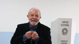 “Nós somos especialistas em ganhar eleições no segundo turno”, diz Lula