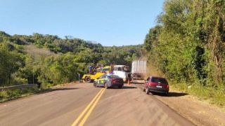 Homem morre após descer de caminhão para observar acidente na BR-285 nas Missões