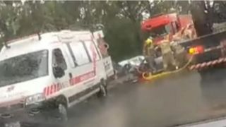 Motorista fica ferido e preso nas ferragens após colisão entre veículos na ERS-350