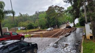 Mesmo ainda estando em obras, passagem está liberada na entrada de Dom Feliciano 