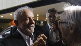 Lula diz que Petrobras não será “fatiada” e que Banco do Brasil não será privatizado
