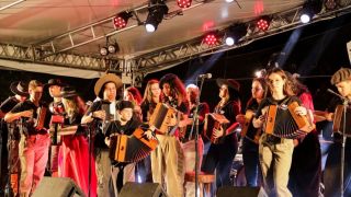 Alunos de Dom Feliciano participam da Abertura do I Festival Internacional da Gaita em Barra do Ribeiro