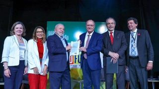 Lula anuncia 16 novos ministros do seu futuro governo