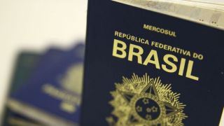 Bolsonaro sanciona projeto de lei que libera R$ 31,5 milhões para a retomada da emissão de passaportes
